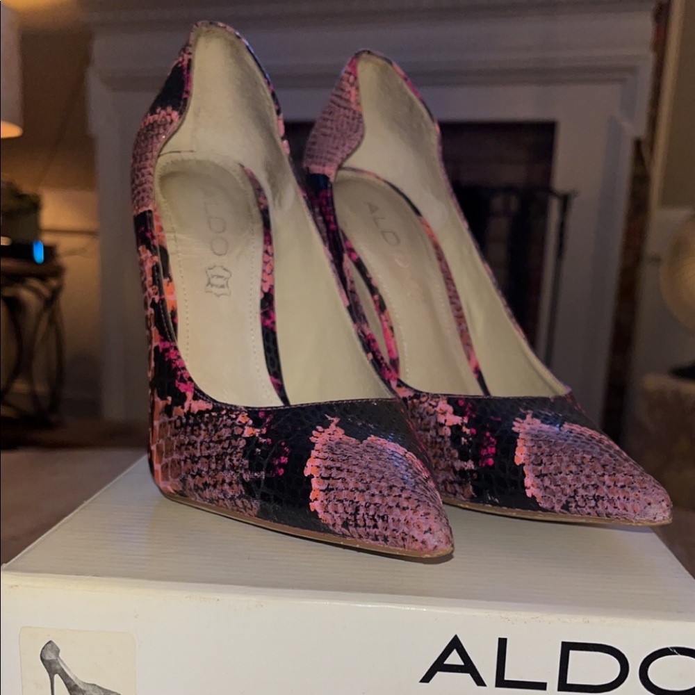 Pink/Black Snakeskin Aldo Heels